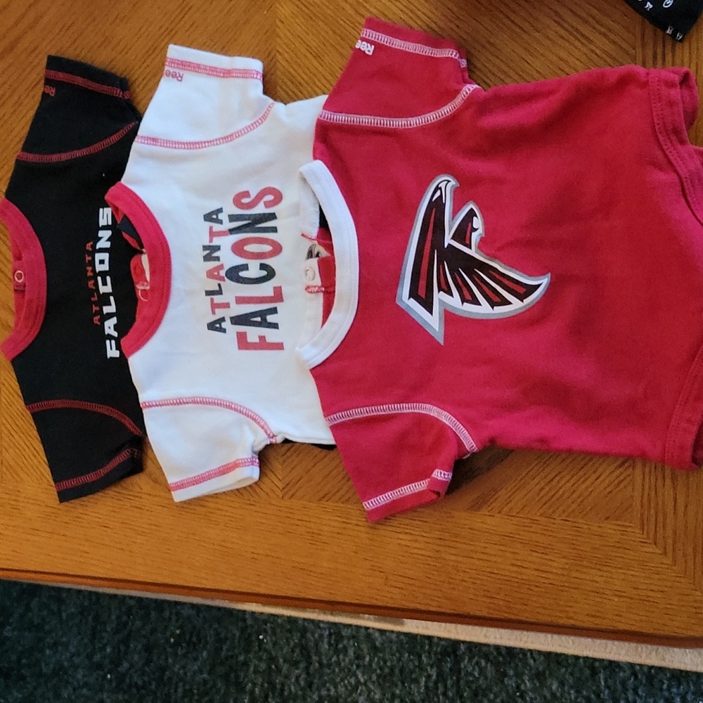 Atlanta Falcons onesie bundle 3/6 months